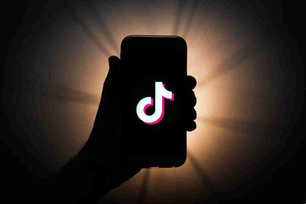 Comment exprimer un personnage d'un film sur TikTok