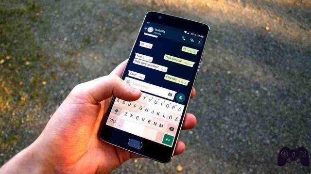 Exporta conversaciones de WhatsApp por correo electrónico y guárdalas donde quieras en formato de texto